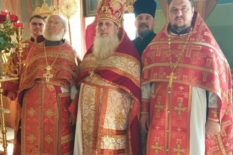 Настоятель Александро-Невского собора принял участие в торжествах по случаю дня рождения настоятеля храма Рождества Пресвятой Богородицы г. Калуги